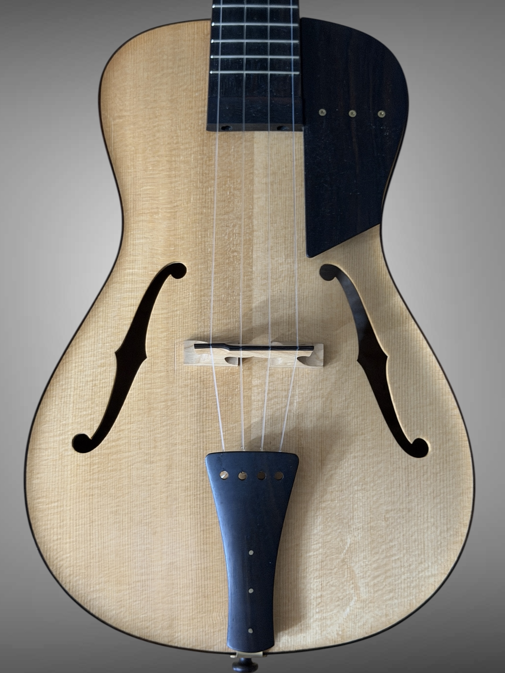 2024 da h(ダアッカ)ukulele tenor 15f archtop